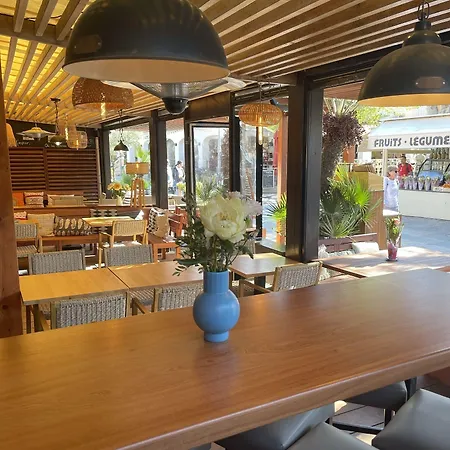 L'oustaou De Отель 3*