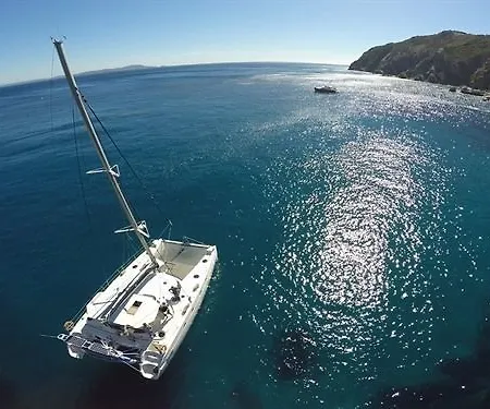 Отель L'oustaou De 3*